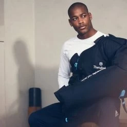 TheraGun Therabody RecoveryAir Compression Half-Jacket 11 TheraGun Therabody RecoveryAir Compression Half-Jacket